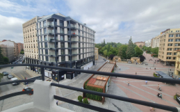 Vivir en el puro centro, con las mejores vistas en 360º de Soria, en una ubicación con historia, es un lujo que tú y tu familia se merece!!